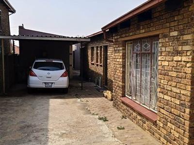 House For Sale in Rosettenville, Johannesburg