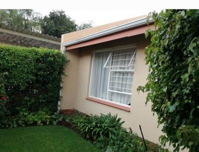 Townhouse For Rent in Sunninghill, Sandton