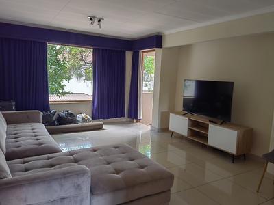 Townhouse For Rent in Sunninghill, Sandton