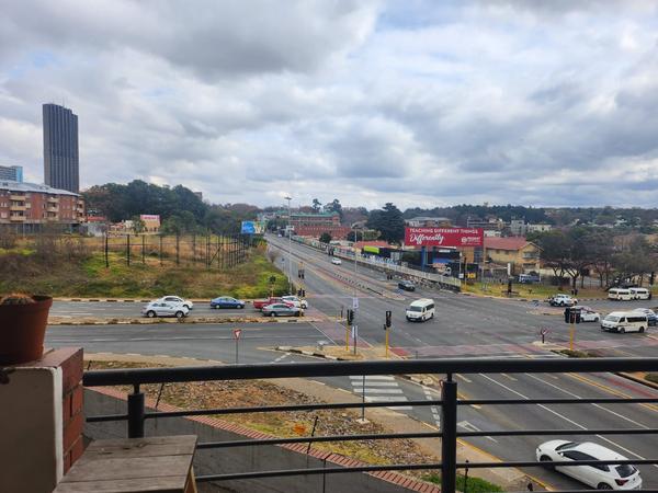Apartment / Flat For Sale in Auckland Park, Johannesburg